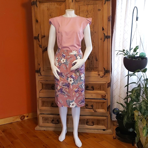 Skirt, top and vegan leather jacket combo - Picture 1 of 16